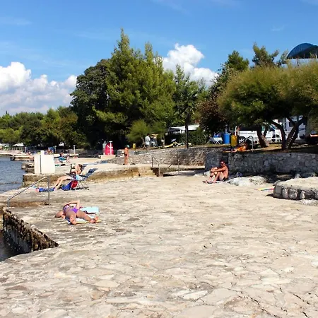 17473b Daire Vrsar